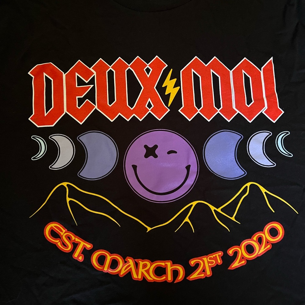 Original deuxmoi Stars Who Dine Together merch tee, unisex size small